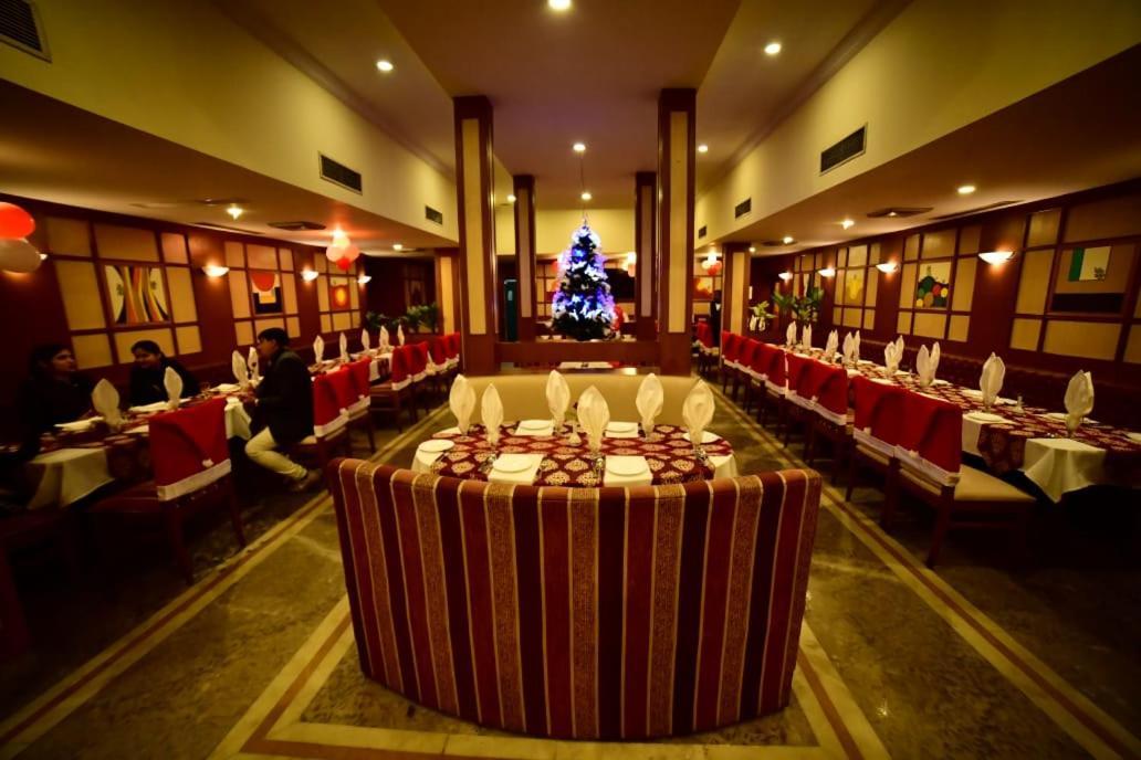 Grand Continental Hotel Prayagraj Exterior photo