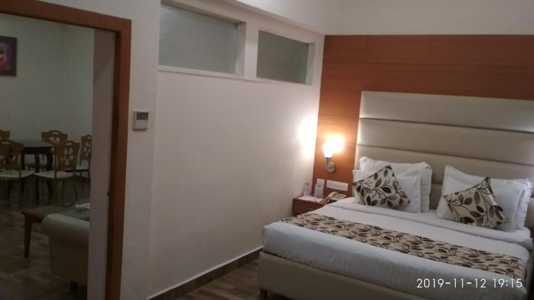 Grand Continental Hotel Prayagraj Exterior photo