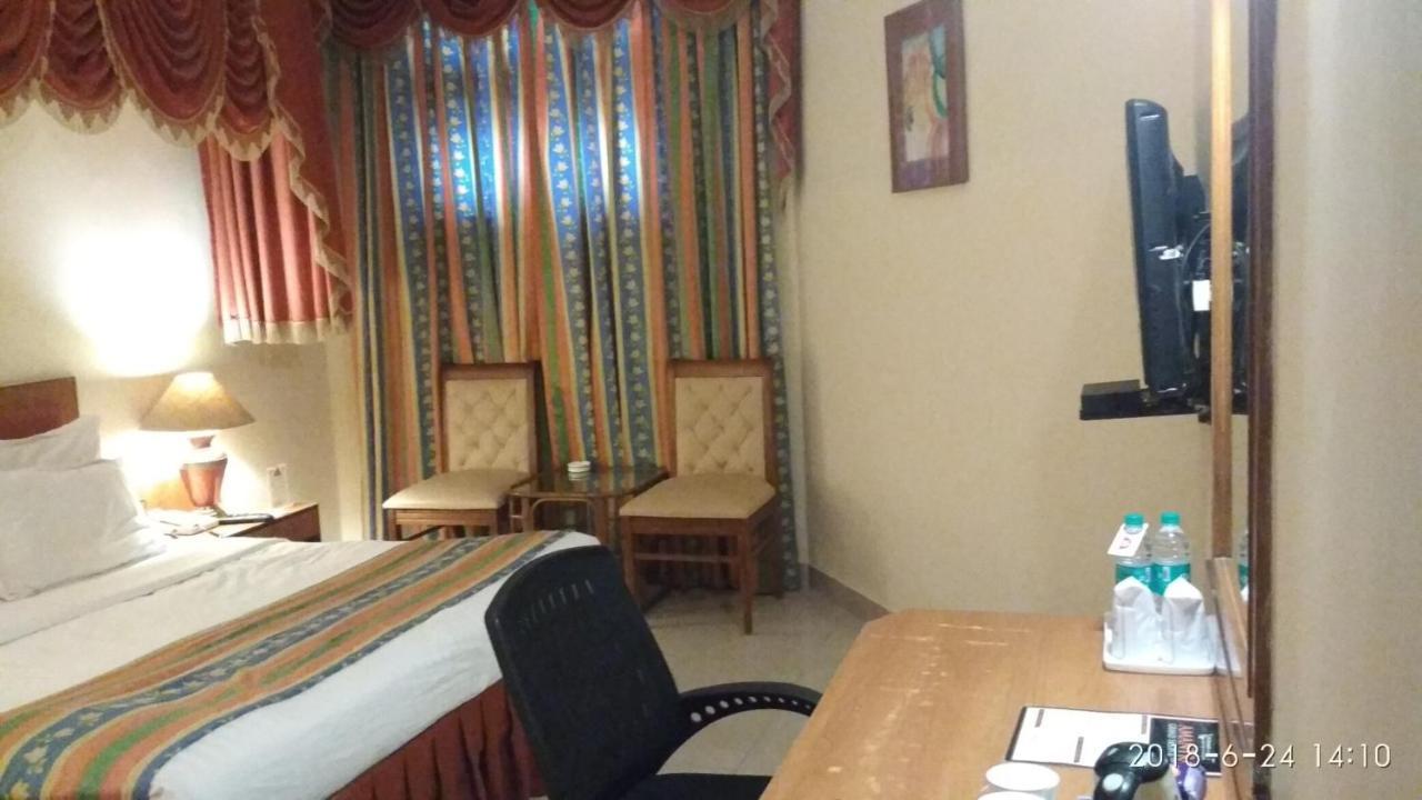 Grand Continental Hotel Prayagraj Exterior photo
