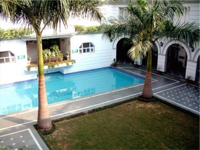 Grand Continental Hotel Prayagraj Exterior photo