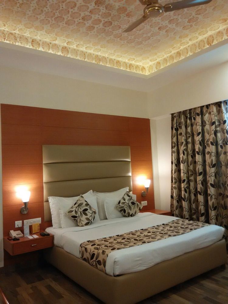 Grand Continental Hotel Prayagraj Exterior photo
